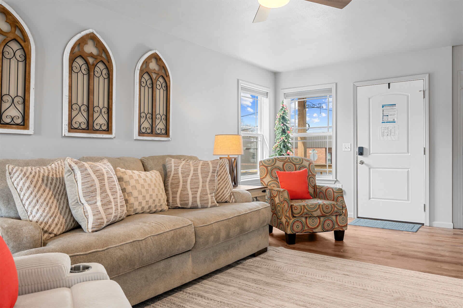House, Multiple Beds, Hot Tub, Garden View (Trolly Inn) | Living area