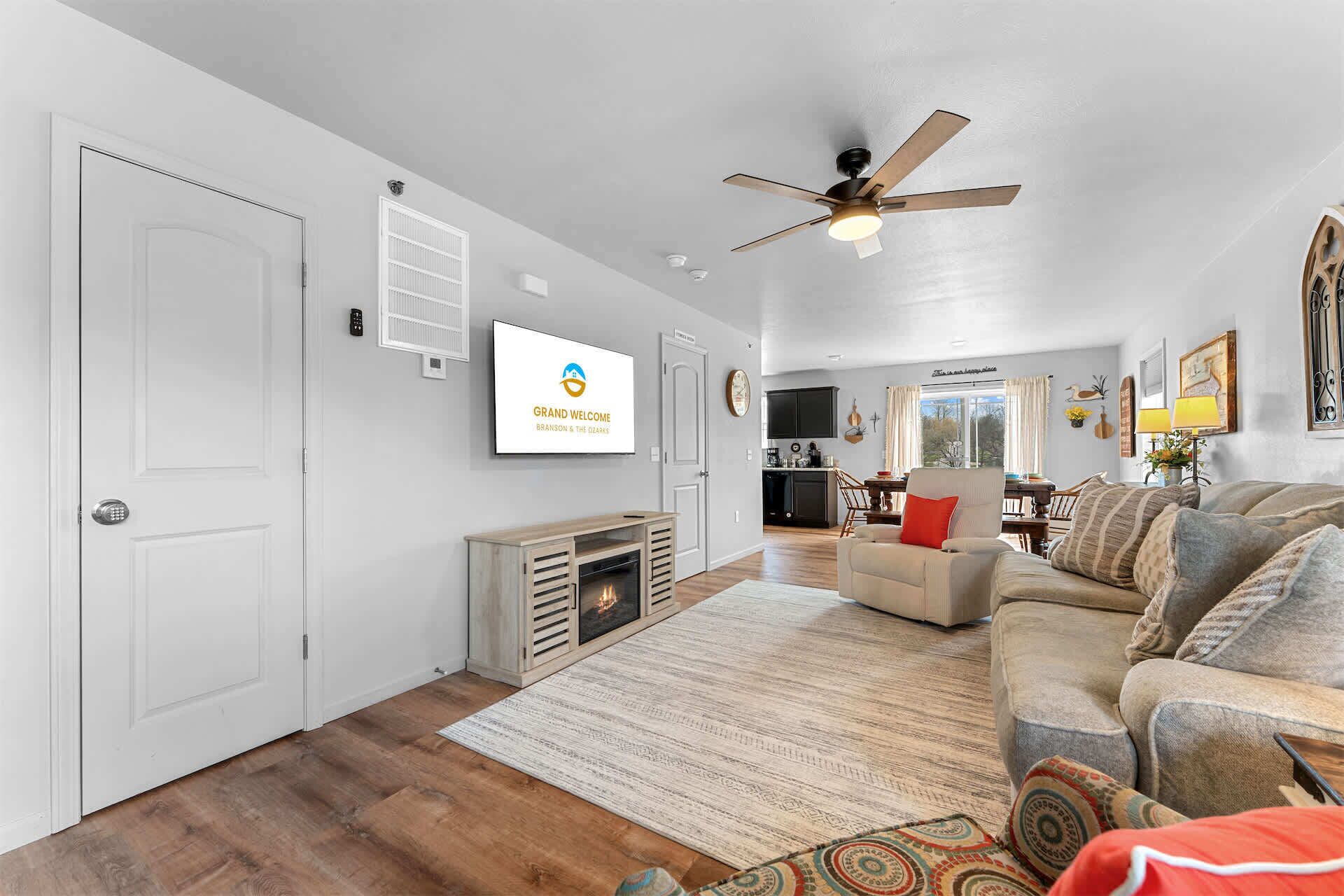 House, Multiple Beds, Hot Tub, Garden View (Trolly Inn) | Living area