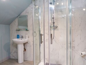 Shower - Afallon, Llanerchymedd (Llannerch-y-Medd)