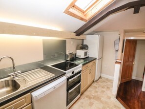 Dishwasher - Horse Mill Lodge, Taddington (Buxton)