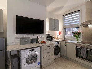 Private kitchen - Frankie’s Seaview 3, Yorkshire (Bridlington)