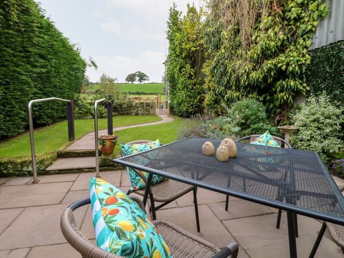 Abbey View Farm Cottage, Alton