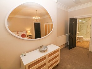 Shower - Spa House, Buxton, Derbyshire. (Buxton)