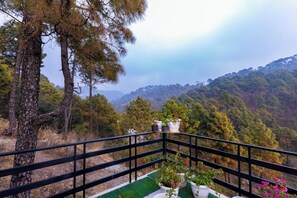 Property grounds - ELIVAAS The Nakshatra Serene 3BHK Villa (Sukha)