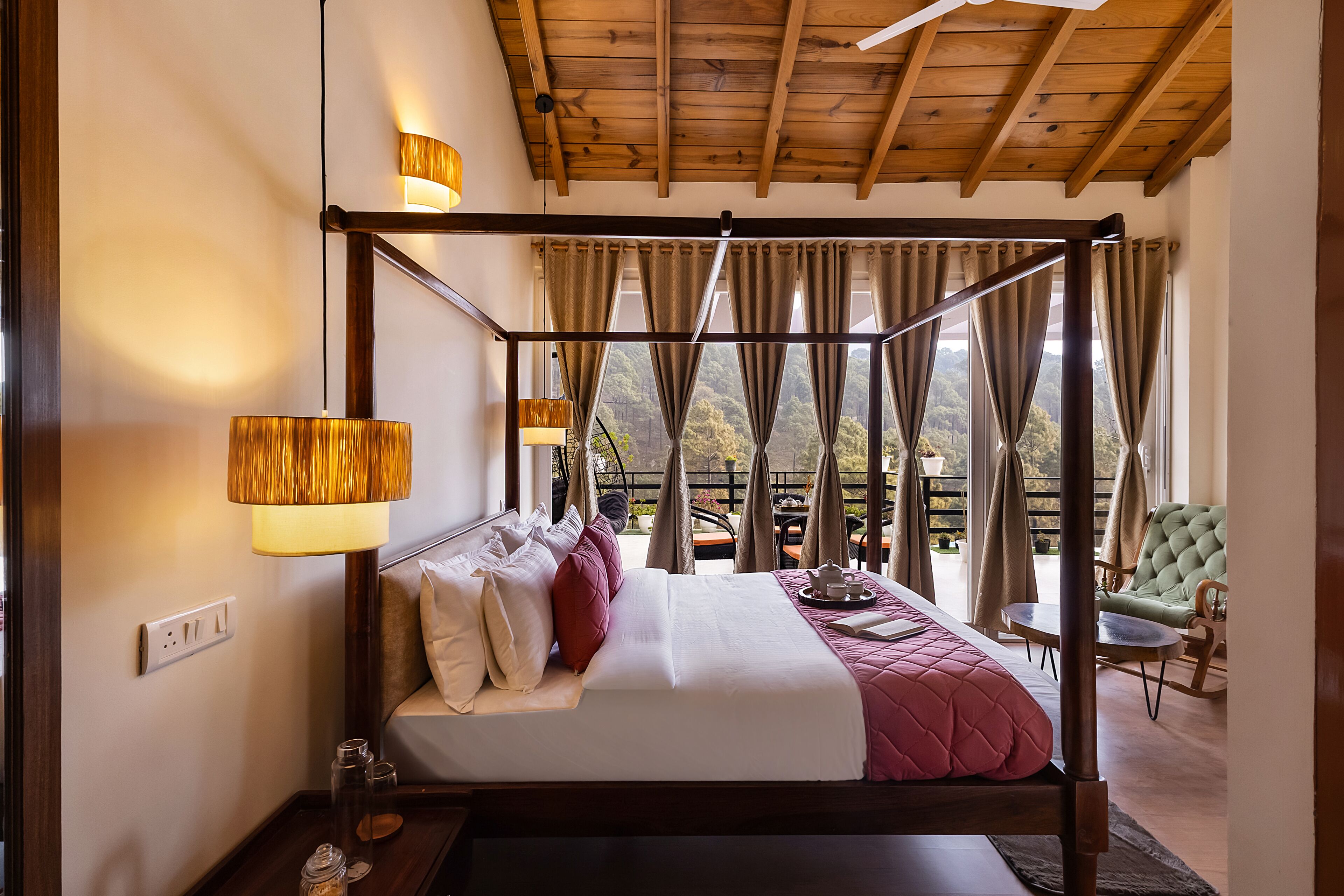 Deluxe Villa, Hill View | Iron/ironing board, free WiFi