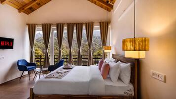 Deluxe Villa, Hill View | Iron/ironing board, free WiFi