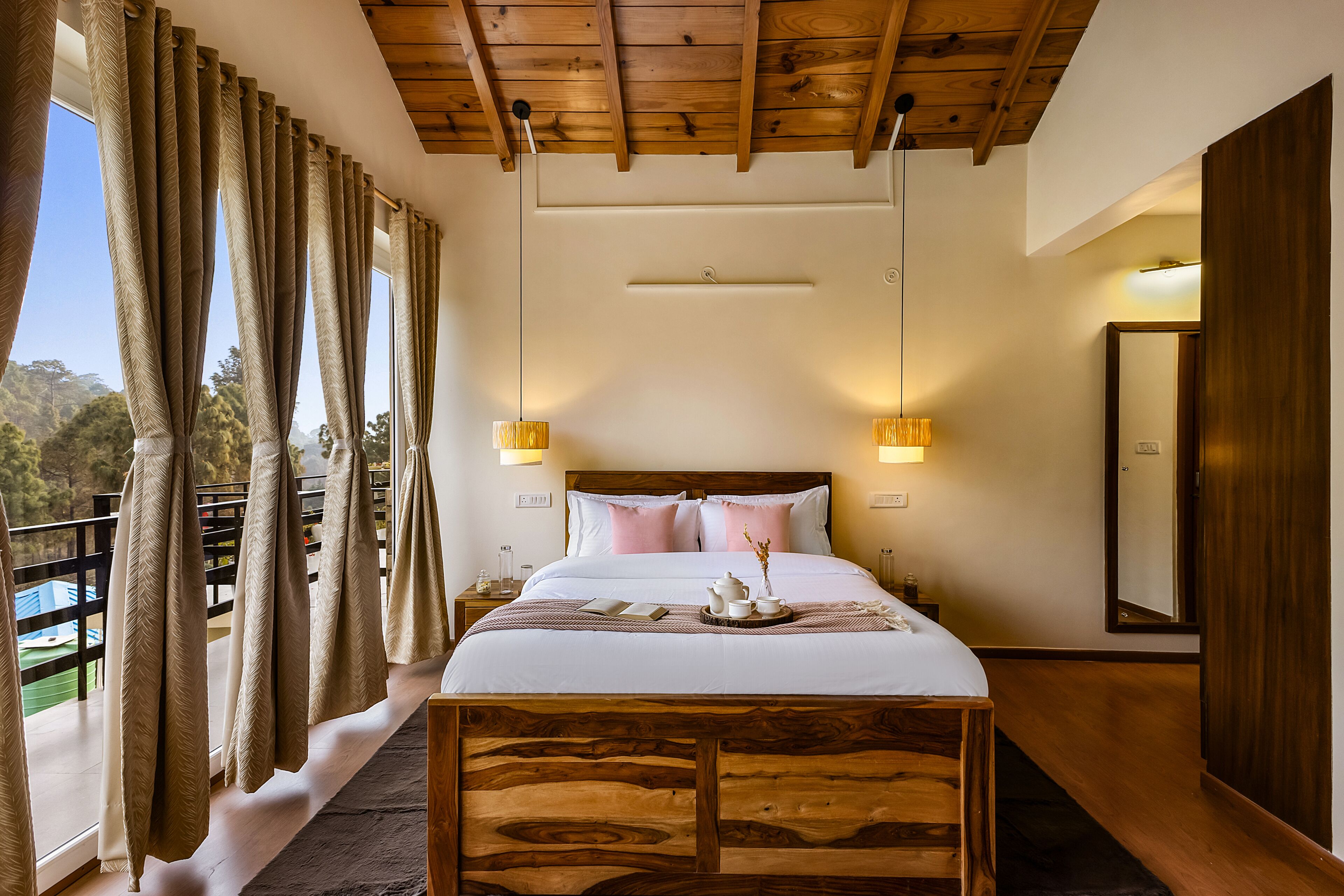 Deluxe Villa, Hill View | Iron/ironing board, free WiFi
