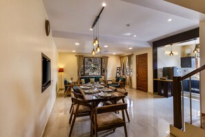 Vila Deluks, pemandangan bukit | Tempat makan
