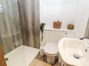 Shower - Sgubor: Charming Retreat in Cleifiog Fawr (Holyhead)