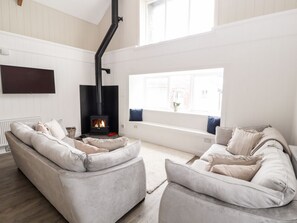 Fireplace - Sgubor: Charming Retreat in Cleifiog Fawr (Holyhead)