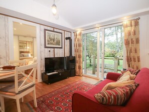 Living area - Charming Lodge 1 in Bolney, UK (Haywards Heath)