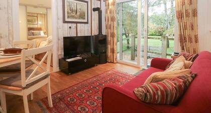 Charming Lodge 1 in Bolney, UK