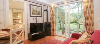 Charming Lodge 1 in Bolney, UK
