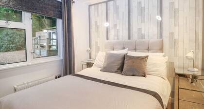 Charming Lodge 1 in Bolney, UK