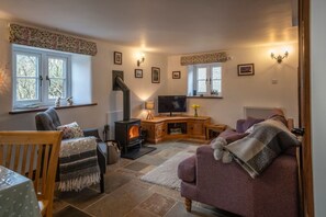 Living area - Wavering: A Charming Home in Axbridge (Axbridge)