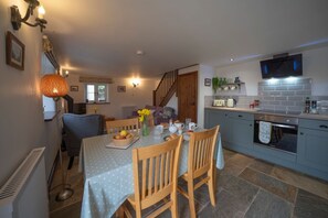 Dining - Wavering: A Charming Home in Axbridge (Axbridge)