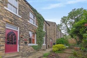 Exterior - Rose Cottage, Haworth (Keighley)