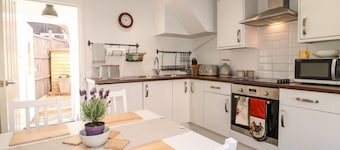 Robin's Nook, Ashbourne