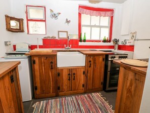 High chair - Inglenook Cottage, Whitby (Whitby)
