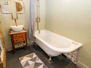 Shower - Inglenook Cottage, Whitby (Whitby)