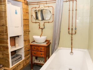 Shower - Inglenook Cottage, Whitby (Whitby)