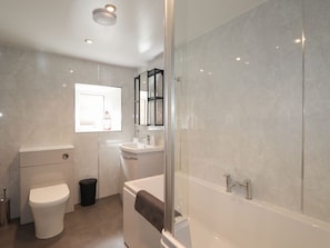 Shower - The Laurels, Gardenstown (Fraserburgh)