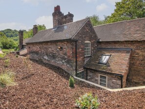 Property grounds - Number 4, Ironbridge (Telford)