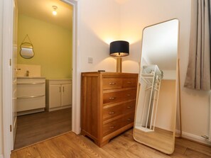 Interior - Harran Annex, is in Peopleton. (Pershore)