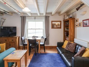 Living area - Madelines View, Whitby (Whitby)