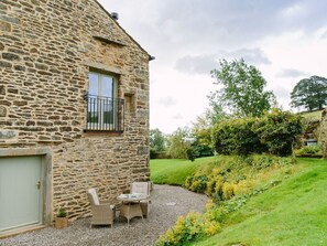 Outdoor dining - Knotts Rest, Tosside (Skipton)