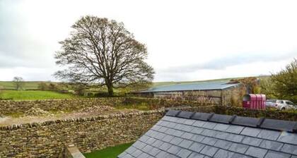 2 Primitive Croft, Chelmorton