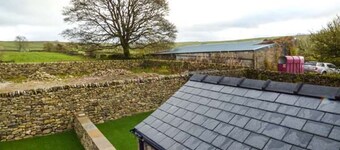 2 Primitive Croft, Chelmorton