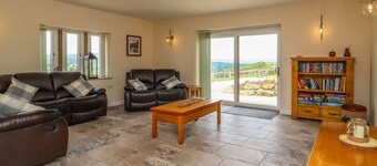 Moorbottom Stables, Barkisland