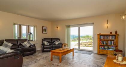 Moorbottom Stables, Barkisland