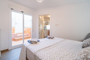 2 bedrooms, in-room safe, iron/ironing board, free WiFi - Cubo's Casa Nerja Roof Terrace / near beach / air conditioning / free wifi (Nerja)