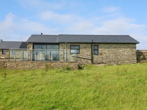 Exterior - Tyddyn Bach, Rhydwyn (Holyhead)