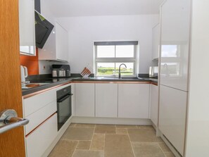 Private kitchen - Tyddyn Bach, Rhydwyn (Holyhead)