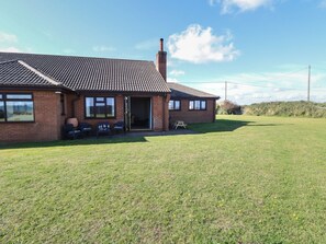 Exterior - Beach Haven, is in Happisburgh (Norwich)