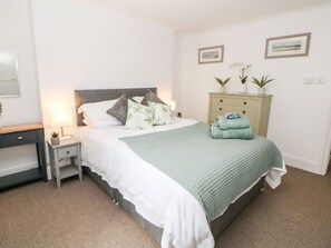 Room - Garden Apartment is in Buxton. (Buxton)