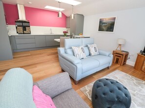 Living area - 3 The Paddock, Beadnell (Chathill)