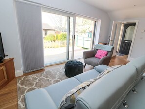 Living area - 3 The Paddock, Beadnell (Chathill)