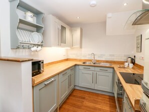 Dishwasher, highchair - Folly Lodge, Middleton-In-Teesdale (Barnard Castle)