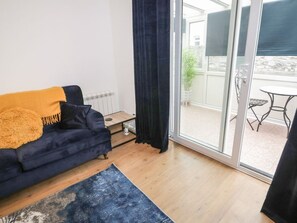 Living area - 50A Lloyd Street West, Llandudno, Wales (Llandudno)