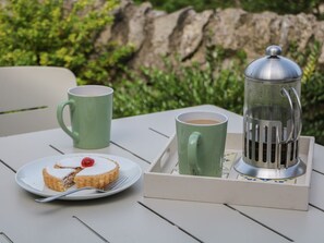 Outdoor dining - The Cottage Bradwell, Bradwell (Hope Valley)