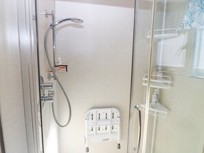 Shower - Periwinkle Cottage, Banff (Banff)