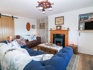 Living area - Periwinkle Cottage, Banff (Banff)