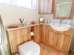 Shower - Periwinkle Cottage, Banff (Banff)