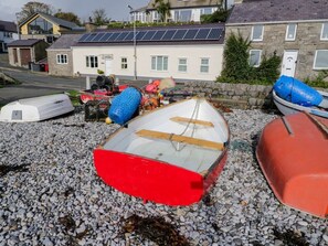 Property grounds - 3 Moranedd, Moelfre, Anglesey. (Moelfre)