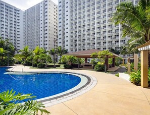 Pool - Budget Staycation MOA | WiFi Smart TV (Pasay City)