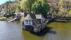 Exterior - Lady Of The Lake, Rudyard Lake (Leek)